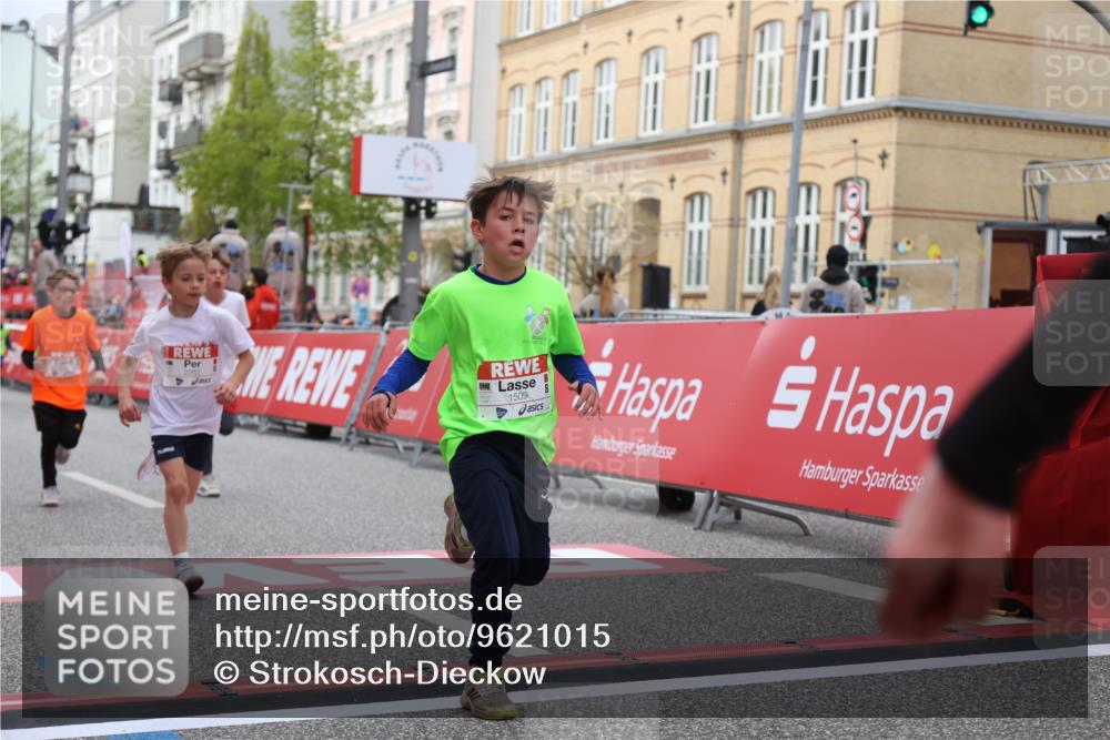 25.04.2026 - Das Zehntel Strokosch-Dieckow http://msf.ph/oto/9621015 25.04.2026 08:52:18 Ziel 1111, 1198, 1281, 1509, 1634, 1974, 2044, 2261, 2262, 2299, 2313, 2892, 2966, 3040, 3087, 3116, 3585, 3587, 3917 meine-sportfotos.de