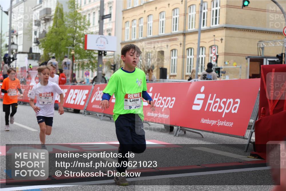 25.04.2026 - Das Zehntel Strokosch-Dieckow http://msf.ph/oto/9621023 25.04.2026 08:52:18 Ziel 1111, 1198, 1281, 1509, 1634, 1974, 2044, 2261, 2262, 2299, 2313, 2892, 2966, 3040, 3087, 3116, 3585, 3587, 3917 meine-sportfotos.de