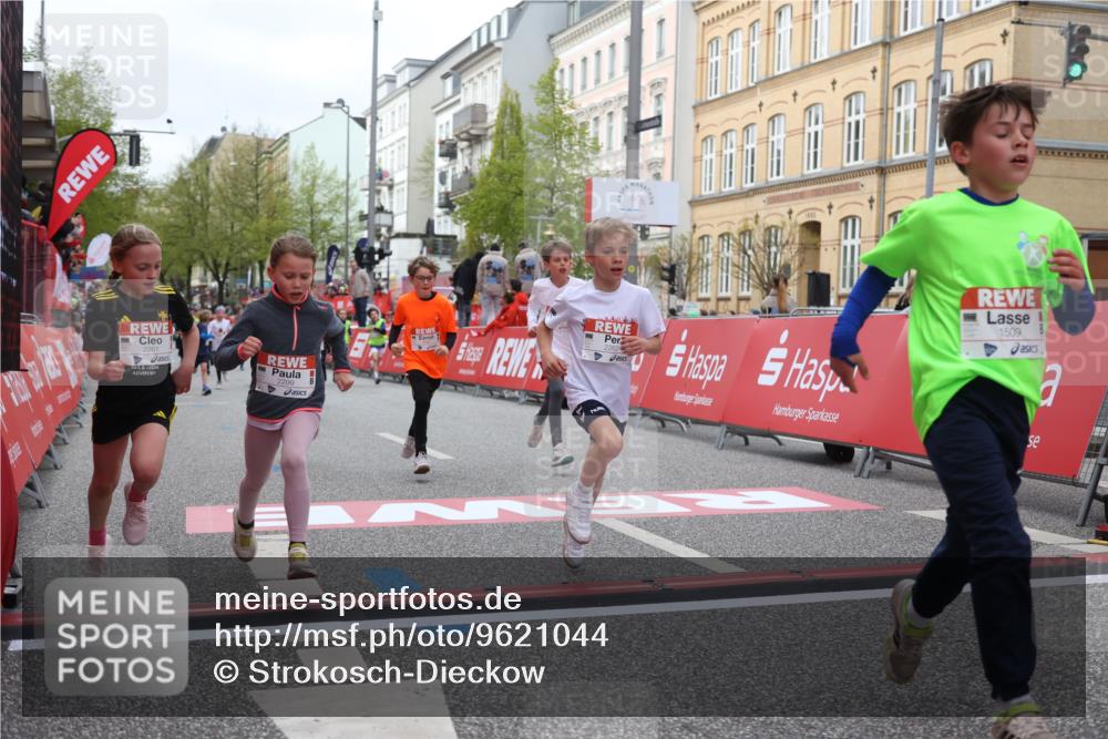 25.04.2026 - Das Zehntel Strokosch-Dieckow http://msf.ph/oto/9621044 25.04.2026 08:52:18 Ziel 1111, 1198, 1281, 1509, 1634, 1974, 2044, 2261, 2262, 2299, 2313, 2892, 2966, 3040, 3087, 3116, 3585, 3587, 3917 meine-sportfotos.de