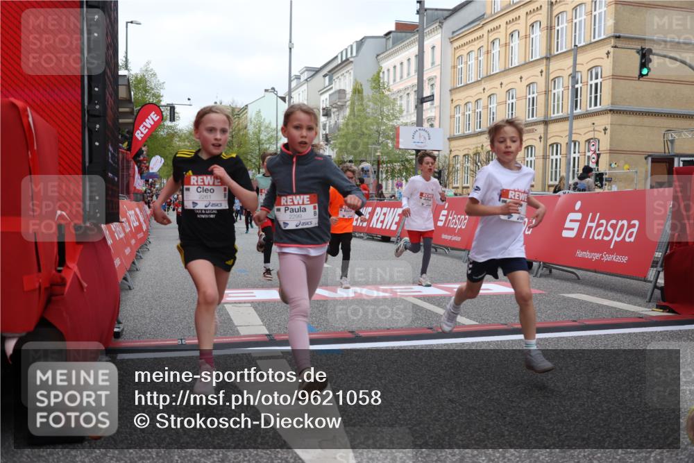 25.04.2026 - Das Zehntel Strokosch-Dieckow http://msf.ph/oto/9621058 25.04.2026 08:52:18 Ziel 1111, 1198, 1281, 1509, 1634, 1974, 2044, 2261, 2262, 2299, 2313, 2892, 2966, 3040, 3087, 3116, 3585, 3587, 3917 meine-sportfotos.de