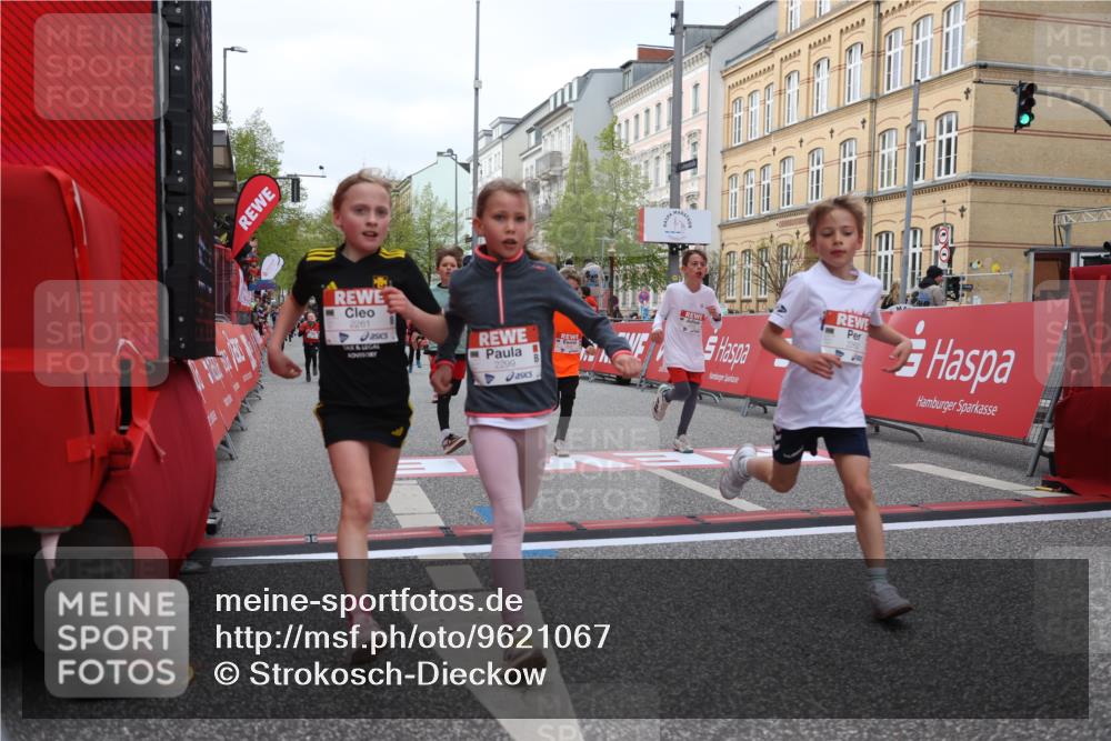 25.04.2026 - Das Zehntel Strokosch-Dieckow http://msf.ph/oto/9621067 25.04.2026 08:52:19 Ziel 1022, 1111, 1198, 1281, 1509, 1634, 2044, 2261, 2262, 2299, 2313, 2892, 3040, 3087, 3116, 3585, 3587, 3917 meine-sportfotos.de