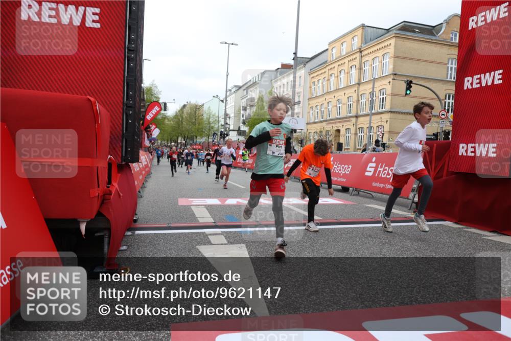 25.04.2026 - Das Zehntel Strokosch-Dieckow http://msf.ph/oto/9621147 25.04.2026 08:52:20 Ziel 1022, 1111, 1198, 1281, 1509, 1634, 1857, 2261, 2262, 2299, 2313, 2892, 3040, 3087, 3585, 3587, 3917 meine-sportfotos.de