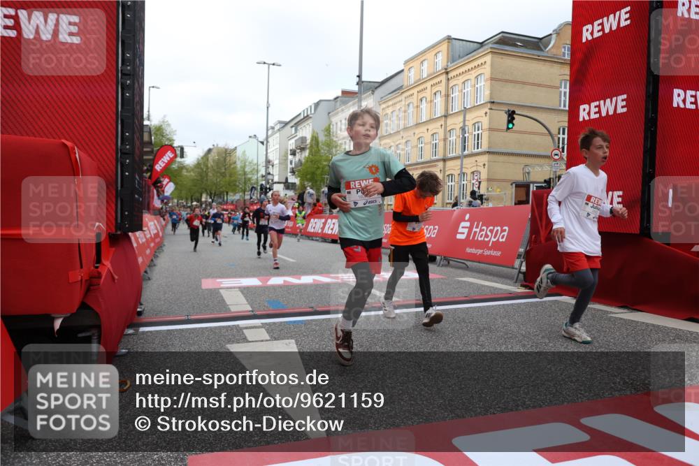 25.04.2026 - Das Zehntel Strokosch-Dieckow http://msf.ph/oto/9621159 25.04.2026 08:52:20 Ziel 1022, 1111, 1198, 1281, 1509, 1634, 1857, 2261, 2262, 2299, 2313, 2892, 3040, 3087, 3585, 3587, 3917 meine-sportfotos.de