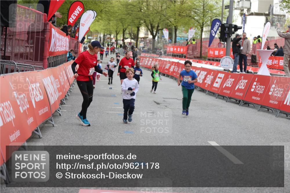 25.04.2026 - Das Zehntel Strokosch-Dieckow http://msf.ph/oto/9621178 25.04.2026 09:14:06 Ziel 2101, 2102 meine-sportfotos.de