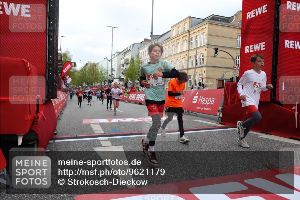 25.04.2026 - Das Zehntel Strokosch-Dieckow http://msf.ph/oto/9621179 25.04.2026 08:52:20 Ziel 1022, 1111, 1198, 1281, 1509, 1634, 1857, 2261, 2262, 2299, 2313, 2892, 3040, 3087, 3585, 3587, 3917 meine-sportfotos.de