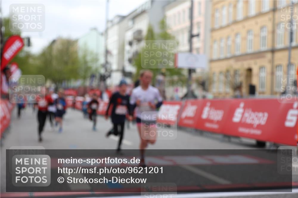 25.04.2026 - Das Zehntel Strokosch-Dieckow http://msf.ph/oto/9621201 25.04.2026 08:52:21 Ziel 1022, 1111, 1198, 1224, 1281, 1509, 1634, 1857, 2261, 2262, 2299, 2313, 2599, 2892, 3040, 3087, 3585, 3587 meine-sportfotos.de