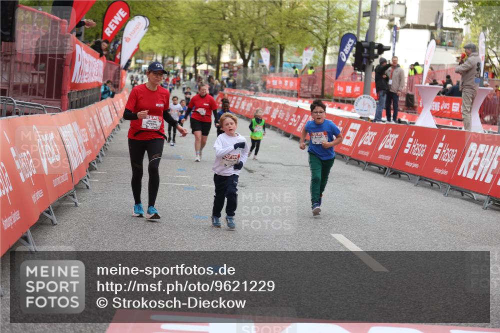 25.04.2026 - Das Zehntel Strokosch-Dieckow http://msf.ph/oto/9621229 25.04.2026 09:14:07 Ziel 2101, 2102 meine-sportfotos.de
