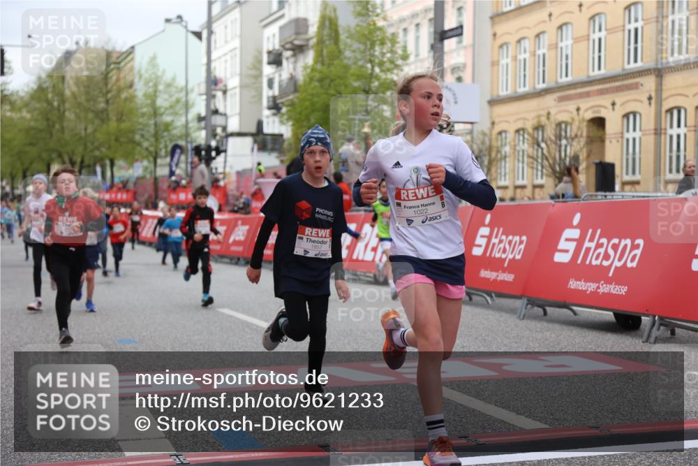 25.04.2026 - Das Zehntel Strokosch-Dieckow http://msf.ph/oto/9621233 25.04.2026 08:52:21 Ziel 1022, 1111, 1198, 1224, 1281, 1509, 1634, 1857, 2261, 2262, 2299, 2313, 2599, 2892, 3040, 3087, 3585, 3587 meine-sportfotos.de