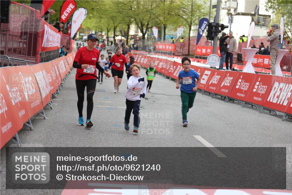 25.04.2026 - Das Zehntel Strokosch-Dieckow http://msf.ph/oto/9621240 25.04.2026 09:14:07 Ziel 2101, 2102 meine-sportfotos.de