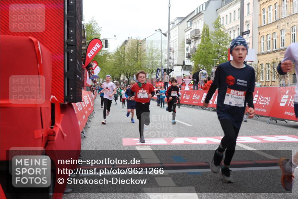 25.04.2026 - Das Zehntel Strokosch-Dieckow http://msf.ph/oto/9621266 25.04.2026 08:52:22 Ziel 1022, 1034, 1111, 1198, 1224, 1281, 1509, 1634, 1857, 2261, 2262, 2299, 2313, 2599, 2603, 2892, 3040, 3087, 3220, 3251, 3585, 3587 meine-sportfotos.de