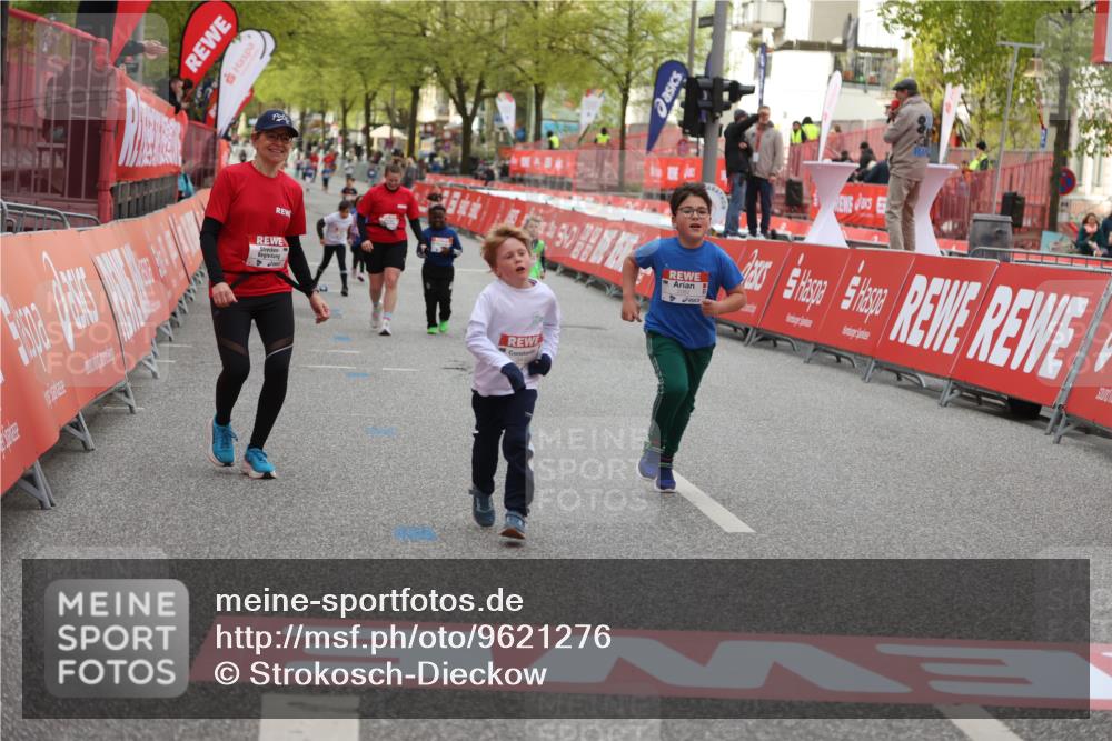 25.04.2026 - Das Zehntel Strokosch-Dieckow http://msf.ph/oto/9621276 25.04.2026 09:14:08 Ziel 2082, 2101, 2102 meine-sportfotos.de