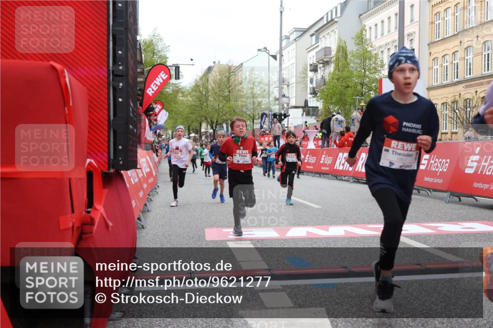 25.04.2026 - Das Zehntel Strokosch-Dieckow http://msf.ph/oto/9621277 25.04.2026 08:52:22 Ziel 1022, 1034, 1111, 1198, 1224, 1281, 1509, 1634, 1857, 2261, 2262, 2299, 2313, 2599, 2603, 2892, 3040, 3087, 3220, 3251, 3585, 3587 meine-sportfotos.de