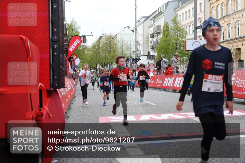 25.04.2026 - Das Zehntel Strokosch-Dieckow http://msf.ph/oto/9621287 25.04.2026 08:52:22 Ziel 1022, 1034, 1111, 1198, 1224, 1281, 1509, 1634, 1857, 2261, 2262, 2299, 2313, 2599, 2603, 2892, 3040, 3087, 3220, 3251, 3585, 3587 meine-sportfotos.de