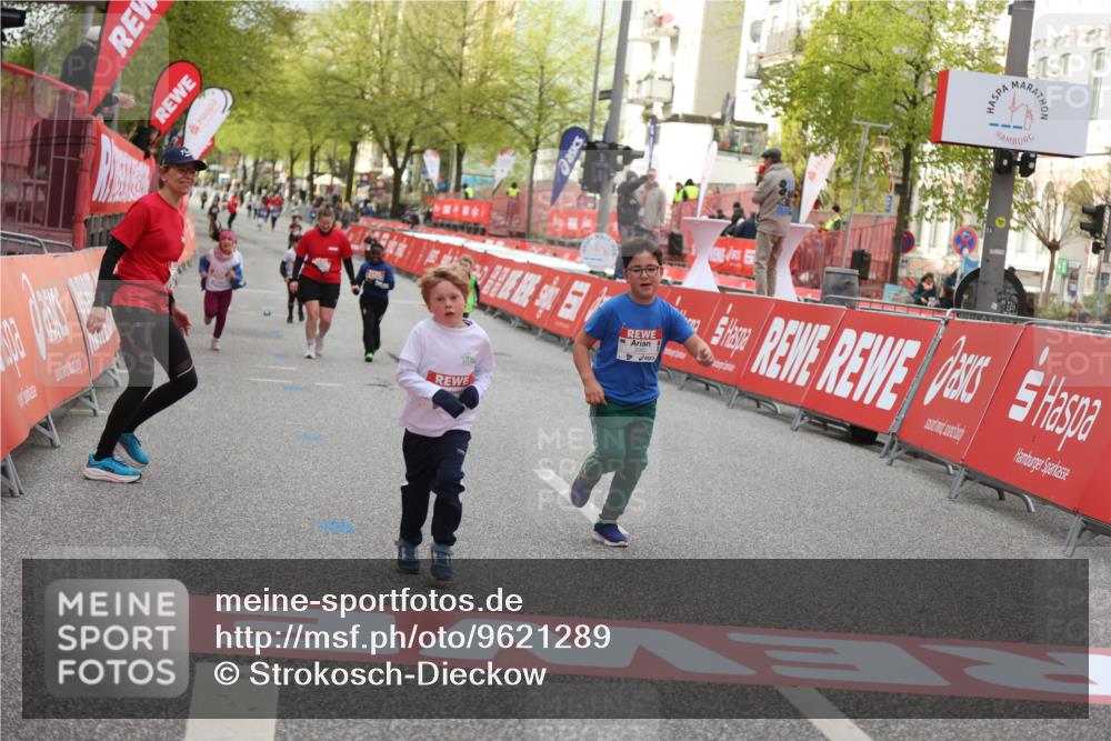 25.04.2026 - Das Zehntel Strokosch-Dieckow http://msf.ph/oto/9621289 25.04.2026 09:14:09 Ziel 2082, 2101, 2102 meine-sportfotos.de
