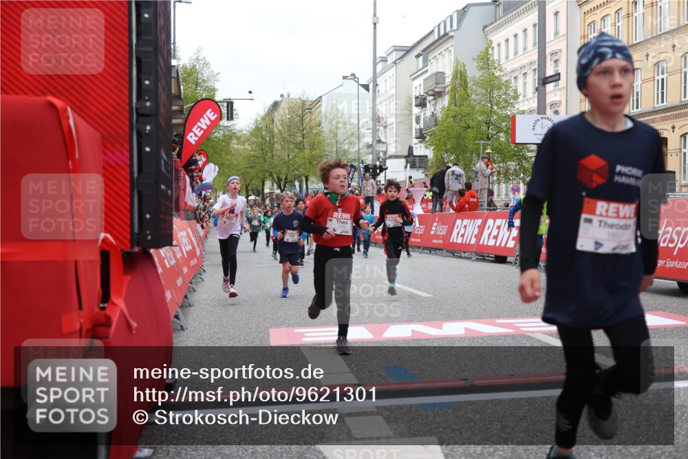 25.04.2026 - Das Zehntel Strokosch-Dieckow http://msf.ph/oto/9621301 25.04.2026 08:52:22 Ziel 1022, 1034, 1111, 1198, 1224, 1281, 1509, 1634, 1857, 2261, 2262, 2299, 2313, 2599, 2603, 2892, 3040, 3087, 3220, 3251, 3585, 3587 meine-sportfotos.de