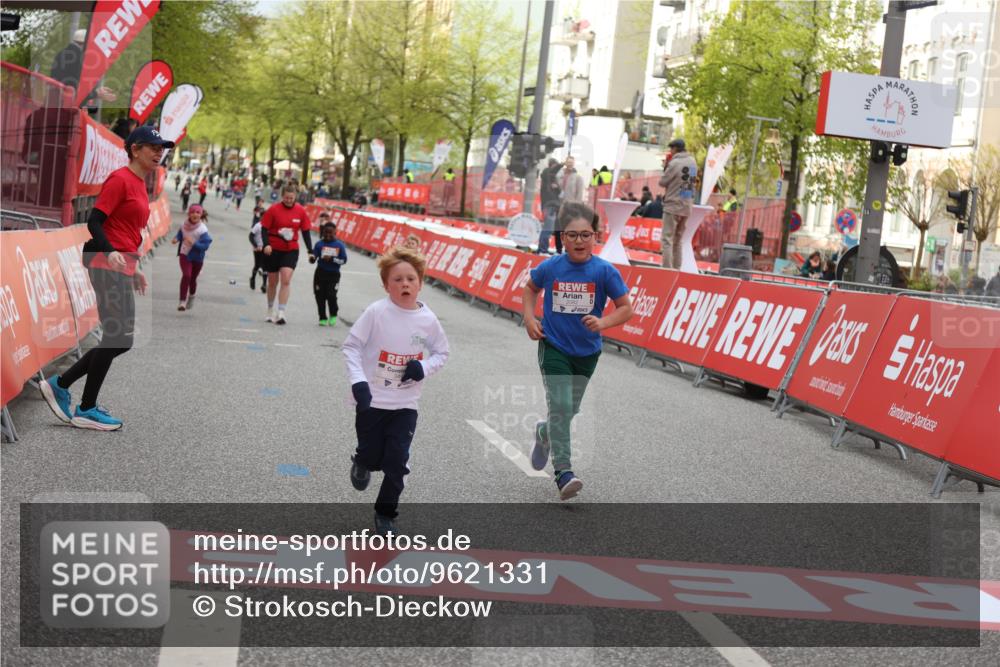 25.04.2026 - Das Zehntel Strokosch-Dieckow http://msf.ph/oto/9621331 25.04.2026 09:14:09 Ziel 2082, 2101, 2102 meine-sportfotos.de