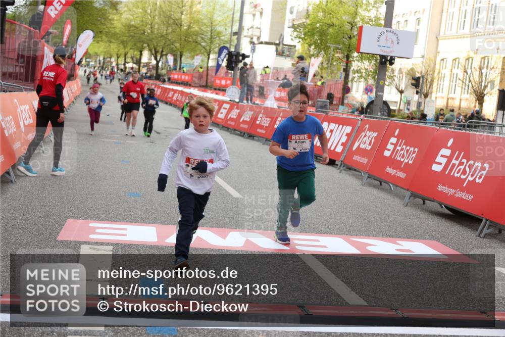 25.04.2026 - Das Zehntel Strokosch-Dieckow http://msf.ph/oto/9621395 25.04.2026 09:14:09 Ziel 2082, 2101, 2102 meine-sportfotos.de