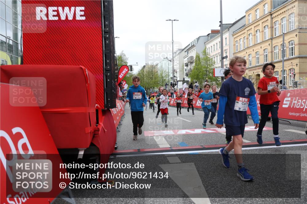 25.04.2026 - Das Zehntel Strokosch-Dieckow http://msf.ph/oto/9621434 25.04.2026 08:52:27 Ziel 1022, 1034, 1222, 1224, 1239, 1308, 1847, 1857, 2453, 2599, 2603, 2618, 2643, 2684, 2909, 2925, 3220, 3251, 3345, 3397, 4045 meine-sportfotos.de