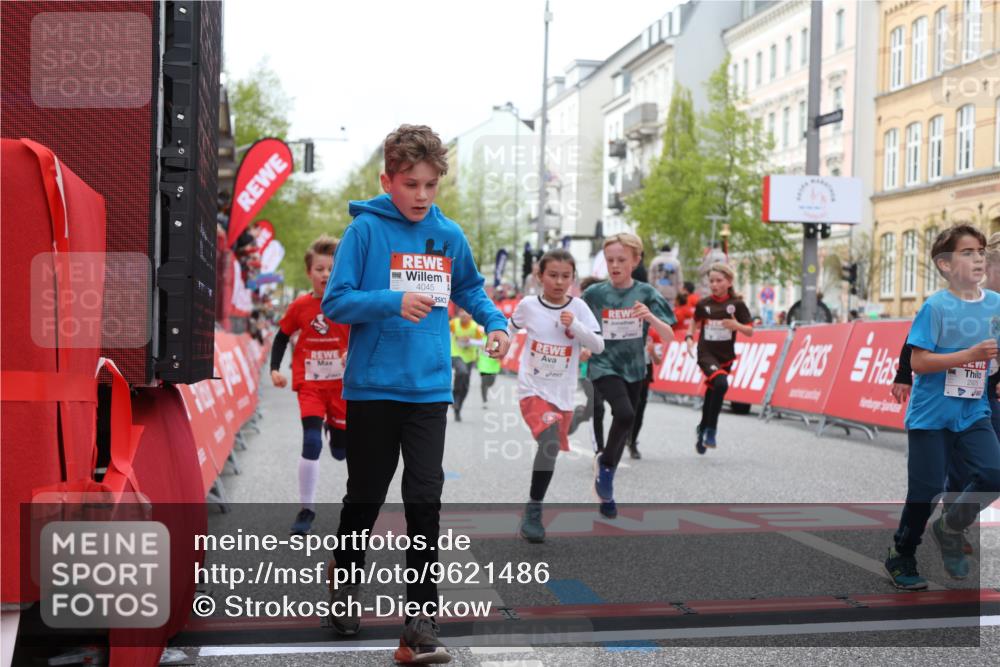 25.04.2026 - Das Zehntel Strokosch-Dieckow http://msf.ph/oto/9621486 25.04.2026 08:52:28 Ziel 1034, 1222, 1224, 1239, 1308, 1628, 1633, 1847, 1857, 2241, 2453, 2599, 2603, 2618, 2643, 2684, 2909, 2925, 3220, 3251, 3345, 3397, 4045 meine-sportfotos.de