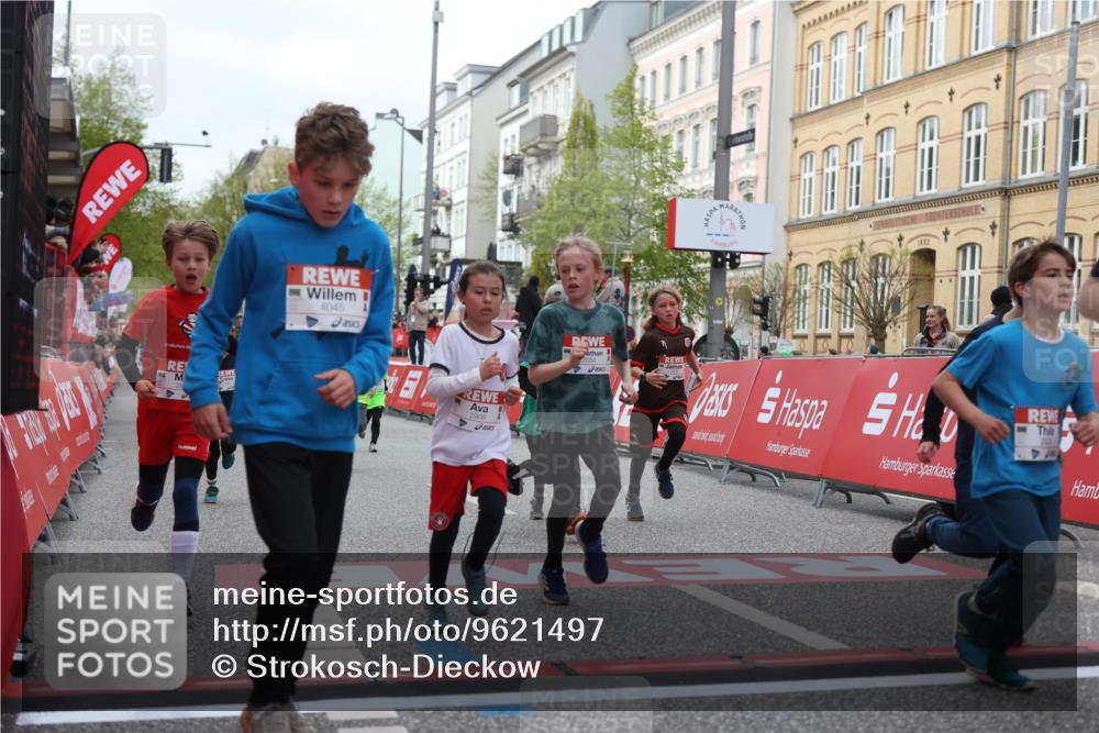 25.04.2026 - Das Zehntel Strokosch-Dieckow http://msf.ph/oto/9621497 25.04.2026 08:52:28 Ziel 1034, 1222, 1224, 1239, 1308, 1628, 1633, 1847, 1857, 2241, 2453, 2599, 2603, 2618, 2643, 2684, 2909, 2925, 3220, 3251, 3345, 3397, 4045 meine-sportfotos.de