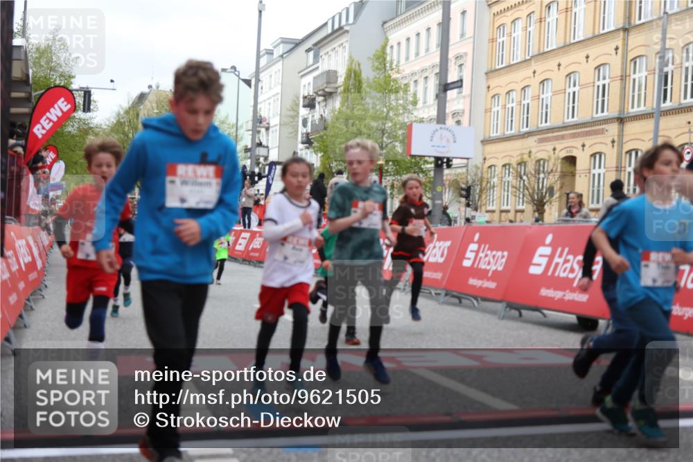 25.04.2026 - Das Zehntel Strokosch-Dieckow http://msf.ph/oto/9621505 25.04.2026 08:52:28 Ziel 1034, 1222, 1224, 1239, 1308, 1628, 1633, 1847, 1857, 2241, 2453, 2599, 2603, 2618, 2643, 2684, 2909, 2925, 3220, 3251, 3345, 3397, 4045 meine-sportfotos.de