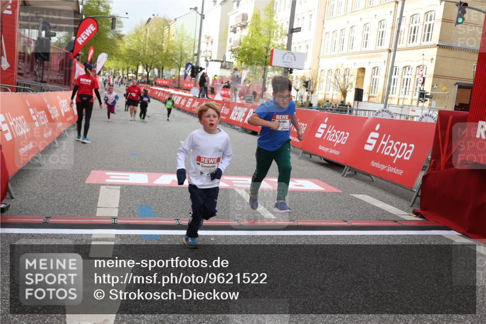 25.04.2026 - Das Zehntel Strokosch-Dieckow http://msf.ph/oto/9621522 25.04.2026 09:14:10 Ziel 2082, 2101, 2102 meine-sportfotos.de