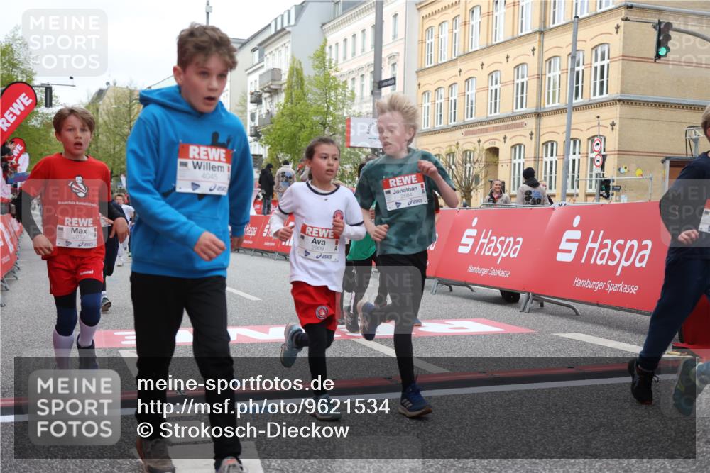 25.04.2026 - Das Zehntel Strokosch-Dieckow http://msf.ph/oto/9621534 25.04.2026 08:52:29 Ziel 1034, 1140, 1222, 1224, 1239, 1308, 1628, 1633, 1847, 2241, 2453, 2599, 2603, 2618, 2643, 2648, 2684, 2909, 2925, 3220, 3251, 3345, 3397, 4045 meine-sportfotos.de