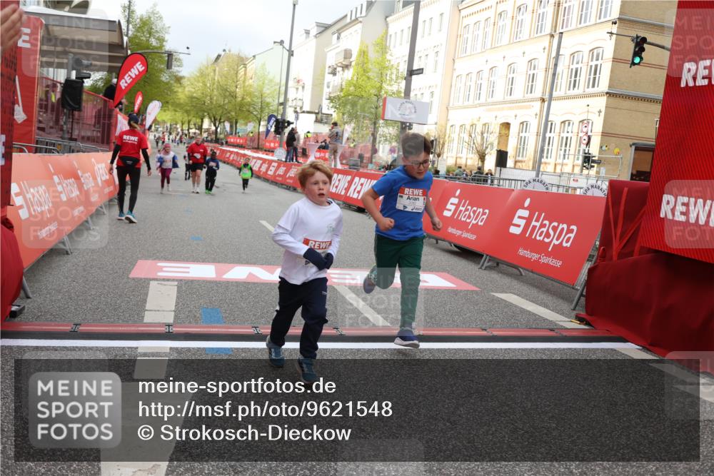 25.04.2026 - Das Zehntel Strokosch-Dieckow http://msf.ph/oto/9621548 25.04.2026 09:14:10 Ziel 2082, 2101, 2102 meine-sportfotos.de