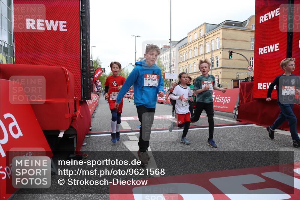 25.04.2026 - Das Zehntel Strokosch-Dieckow http://msf.ph/oto/9621568 25.04.2026 08:52:29 Ziel 1034, 1140, 1222, 1224, 1239, 1308, 1628, 1633, 1847, 2241, 2453, 2599, 2603, 2618, 2643, 2648, 2684, 2909, 2925, 3220, 3251, 3345, 3397, 4045 meine-sportfotos.de