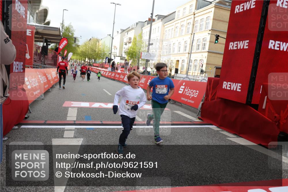 25.04.2026 - Das Zehntel Strokosch-Dieckow http://msf.ph/oto/9621591 25.04.2026 09:14:10 Ziel 2082, 2101, 2102 meine-sportfotos.de