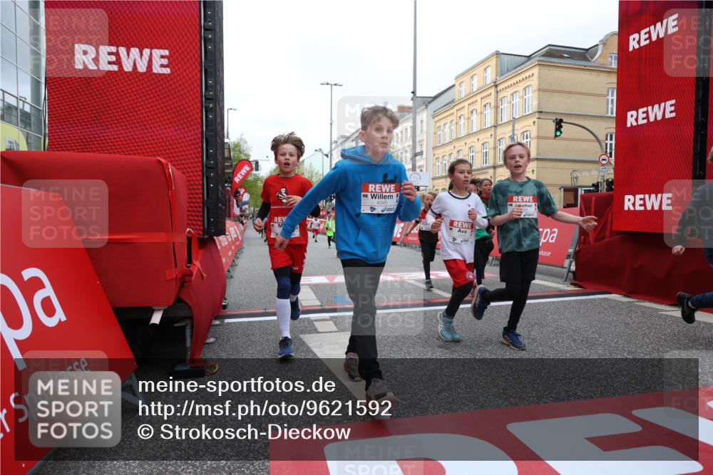 25.04.2026 - Das Zehntel Strokosch-Dieckow http://msf.ph/oto/9621592 25.04.2026 08:52:29 Ziel 1034, 1140, 1222, 1224, 1239, 1308, 1628, 1633, 1847, 2241, 2453, 2599, 2603, 2618, 2643, 2648, 2684, 2909, 2925, 3220, 3251, 3345, 3397, 4045 meine-sportfotos.de