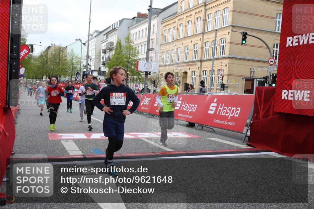 25.04.2026 - Das Zehntel Strokosch-Dieckow http://msf.ph/oto/9621648 25.04.2026 08:52:31 Ziel 1140, 1222, 1225, 1239, 1308, 1514, 1628, 1633, 1847, 2036, 2241, 2453, 2605, 2618, 2643, 2648, 2684, 2909, 2925, 3345, 3397, 4045 meine-sportfotos.de