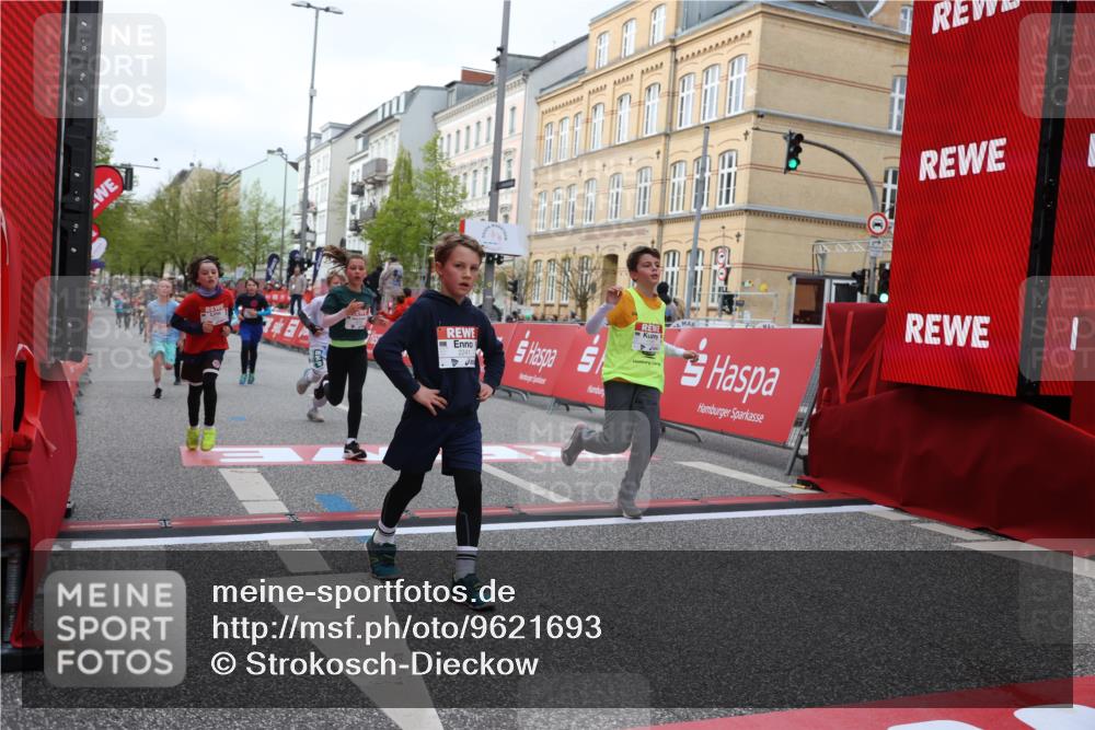 25.04.2026 - Das Zehntel Strokosch-Dieckow http://msf.ph/oto/9621693 25.04.2026 08:52:31 Ziel 1140, 1222, 1225, 1239, 1308, 1514, 1628, 1633, 1847, 2036, 2241, 2453, 2605, 2618, 2643, 2648, 2684, 2909, 2925, 3345, 3397, 4045 meine-sportfotos.de