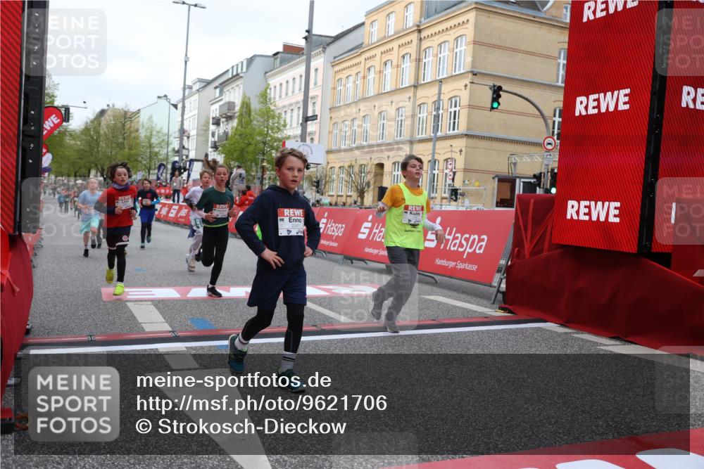 25.04.2026 - Das Zehntel Strokosch-Dieckow http://msf.ph/oto/9621706 25.04.2026 08:52:31 Ziel 1140, 1222, 1225, 1239, 1308, 1514, 1628, 1633, 1847, 2036, 2241, 2453, 2605, 2618, 2643, 2648, 2684, 2909, 2925, 3345, 3397, 4045 meine-sportfotos.de