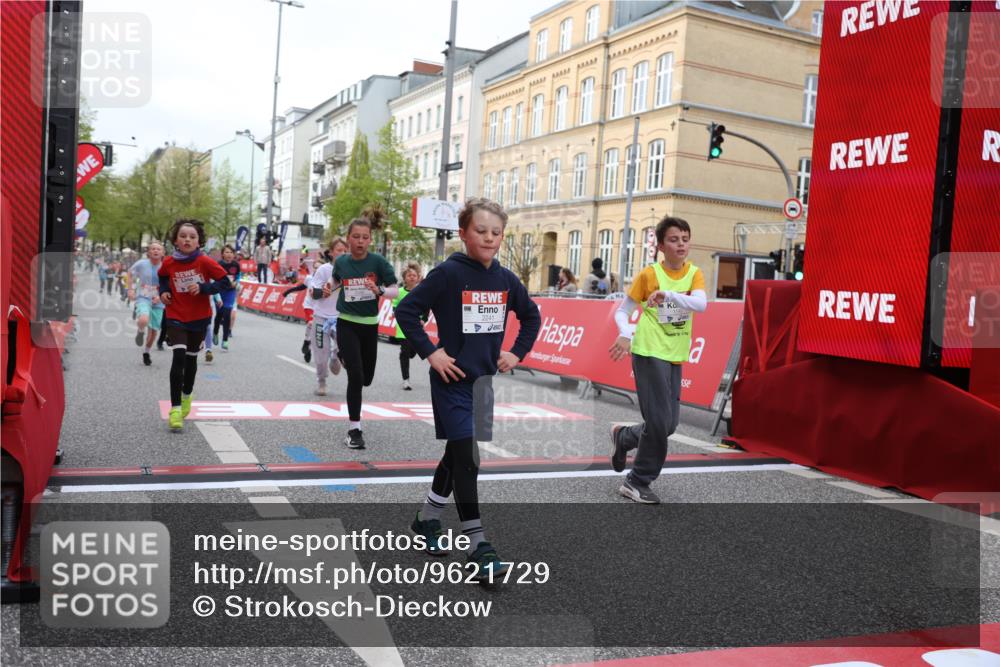 25.04.2026 - Das Zehntel Strokosch-Dieckow http://msf.ph/oto/9621729 25.04.2026 08:52:32 Ziel 1140, 1222, 1225, 1308, 1326, 1514, 1628, 1633, 1847, 2036, 2241, 2453, 2601, 2605, 2618, 2643, 2648, 2684, 2890, 2909, 2925, 3345, 3397, 4045 meine-sportfotos.de