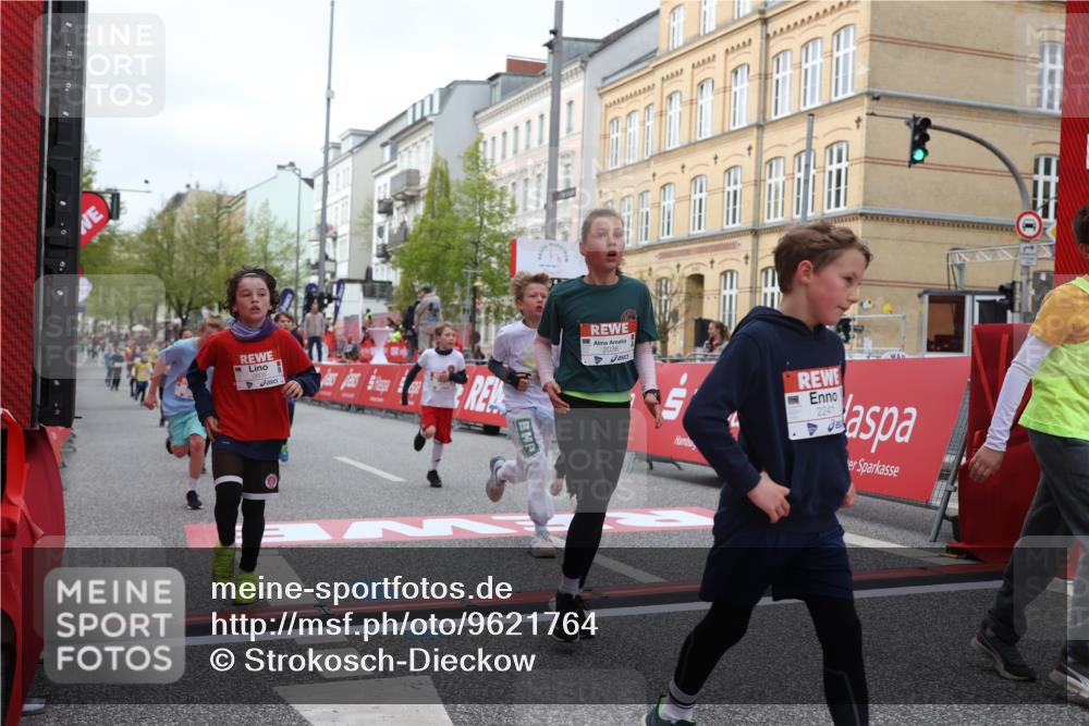 25.04.2026 - Das Zehntel Strokosch-Dieckow http://msf.ph/oto/9621764 25.04.2026 08:52:32 Ziel 1140, 1222, 1225, 1308, 1326, 1514, 1628, 1633, 1847, 2036, 2241, 2453, 2601, 2605, 2618, 2643, 2648, 2684, 2890, 2909, 2925, 3345, 3397, 4045 meine-sportfotos.de
