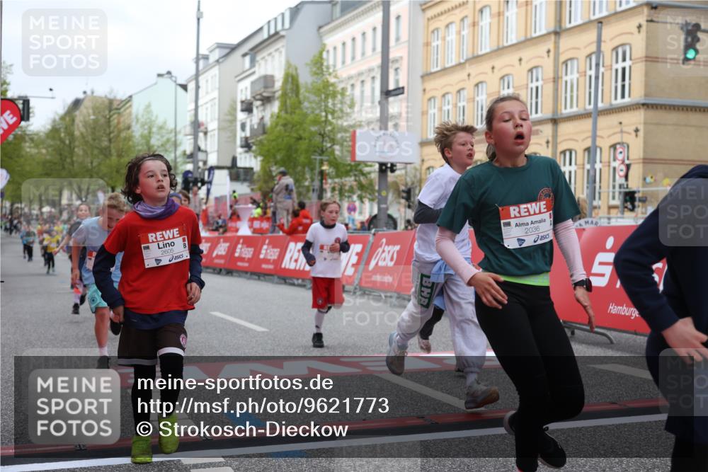 25.04.2026 - Das Zehntel Strokosch-Dieckow http://msf.ph/oto/9621773 25.04.2026 08:52:33 Ziel 1140, 1222, 1225, 1308, 1326, 1514, 1628, 1633, 1847, 2036, 2241, 2453, 2601, 2605, 2618, 2643, 2648, 2684, 2890, 2909, 2925, 3078, 3110, 3134, 3397, 4045 meine-sportfotos.de