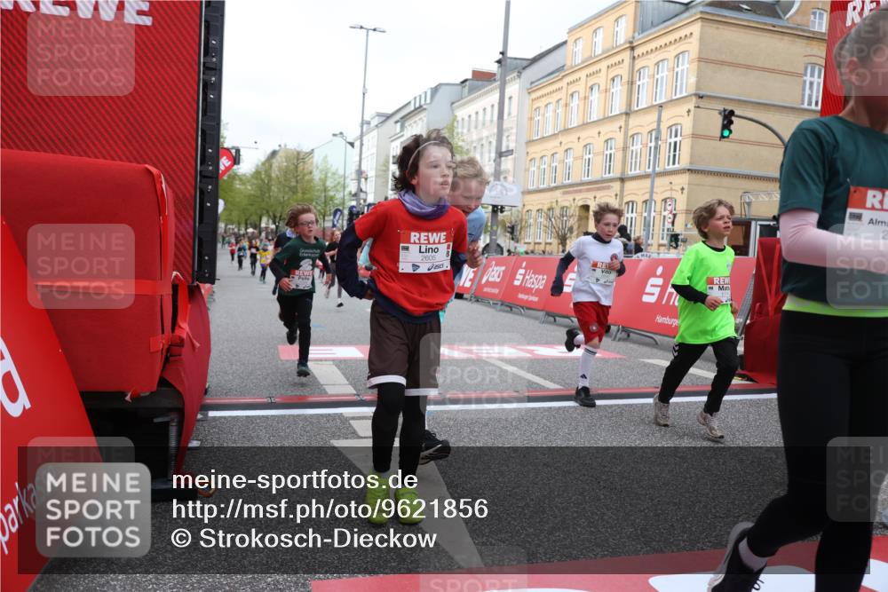 25.04.2026 - Das Zehntel Strokosch-Dieckow http://msf.ph/oto/9621856 25.04.2026 08:52:34 Ziel 1140, 1225, 1308, 1326, 1514, 1628, 1631, 1633, 1730, 2036, 2241, 2453, 2601, 2605, 2643, 2648, 2684, 2890, 2909, 2925, 3078, 3110, 3134, 3397, 4045 meine-sportfotos.de