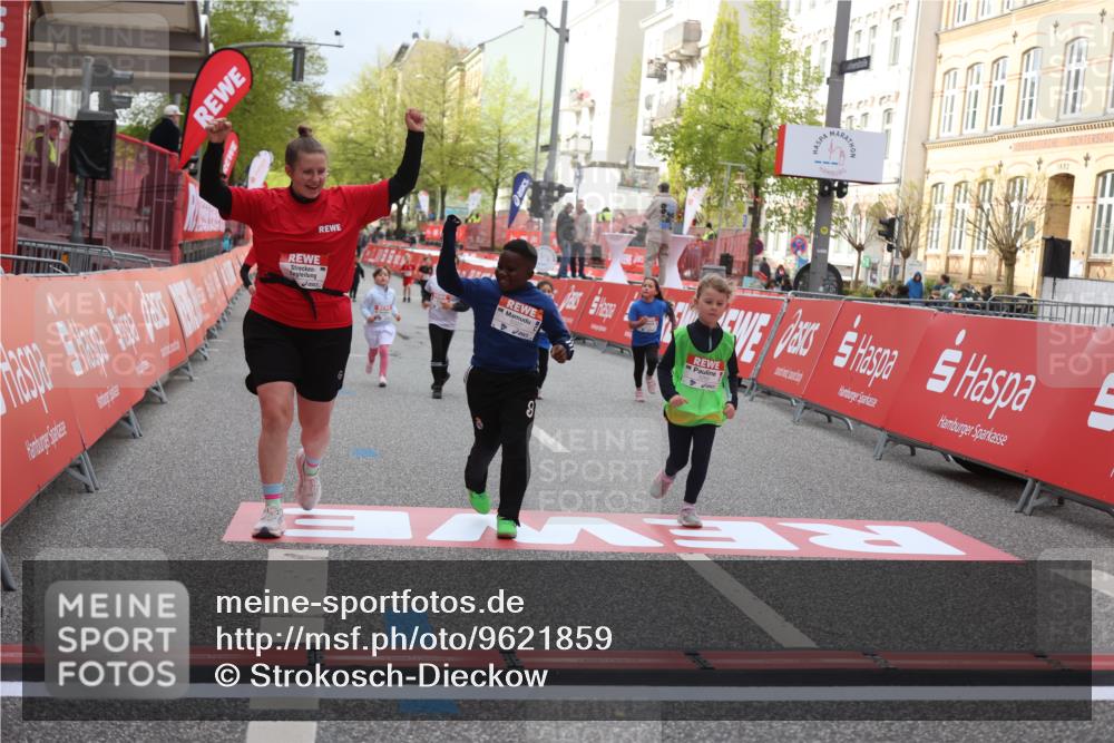 25.04.2026 - Das Zehntel Strokosch-Dieckow http://msf.ph/oto/9621859 25.04.2026 09:14:17 Ziel 3269, 3440 meine-sportfotos.de