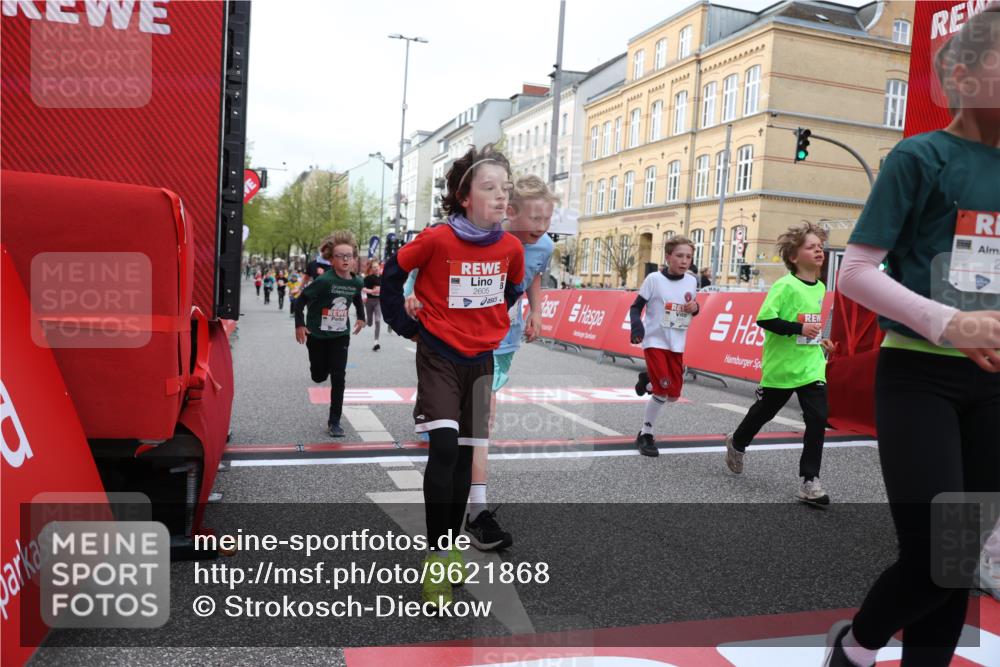 25.04.2026 - Das Zehntel Strokosch-Dieckow http://msf.ph/oto/9621868 25.04.2026 08:52:34 Ziel 1140, 1225, 1308, 1326, 1514, 1628, 1631, 1633, 1730, 2036, 2241, 2453, 2601, 2605, 2643, 2648, 2684, 2890, 2909, 2925, 3078, 3110, 3134, 3397, 4045 meine-sportfotos.de
