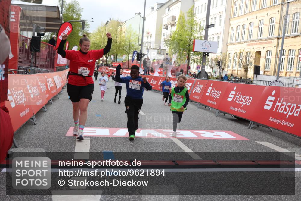 25.04.2026 - Das Zehntel Strokosch-Dieckow http://msf.ph/oto/9621894 25.04.2026 09:14:17 Ziel 3269, 3440 meine-sportfotos.de