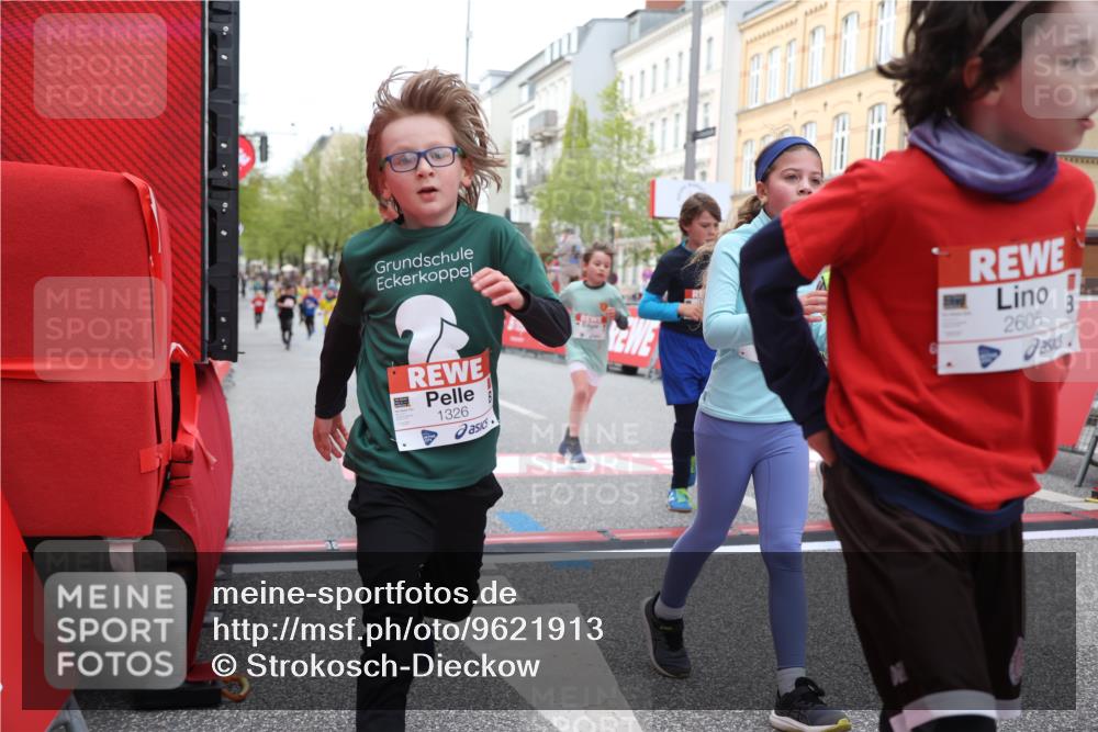 25.04.2026 - Das Zehntel Strokosch-Dieckow http://msf.ph/oto/9621913 25.04.2026 08:52:35 Ziel 1140, 1225, 1326, 1514, 1628, 1631, 1633, 1730, 2021, 2036, 2241, 2453, 2601, 2605, 2643, 2648, 2684, 2810, 2890, 3078, 3110, 3134, 3397 meine-sportfotos.de