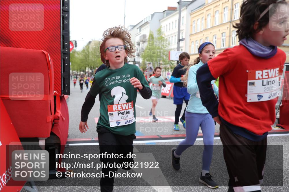 25.04.2026 - Das Zehntel Strokosch-Dieckow http://msf.ph/oto/9621922 25.04.2026 08:52:35 Ziel 1140, 1225, 1326, 1514, 1628, 1631, 1633, 1730, 2021, 2036, 2241, 2453, 2601, 2605, 2643, 2648, 2684, 2810, 2890, 3078, 3110, 3134, 3397 meine-sportfotos.de
