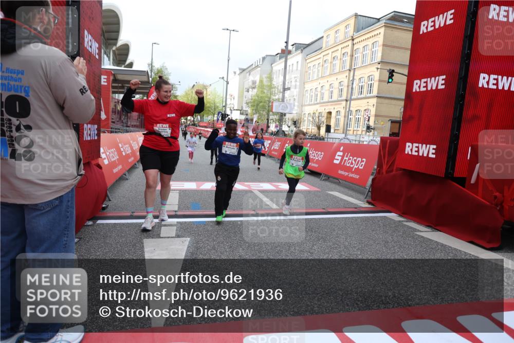 25.04.2026 - Das Zehntel Strokosch-Dieckow http://msf.ph/oto/9621936 25.04.2026 09:14:18 Ziel 2096, 2109, 3269, 3440, 3475 meine-sportfotos.de