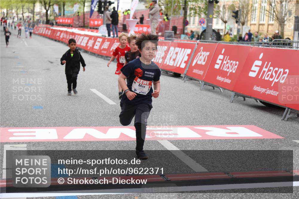 25.04.2026 - Das Zehntel Strokosch-Dieckow http://msf.ph/oto/9622371 25.04.2026 09:14:28 Ziel 1775, 1776, 1810, 3463 meine-sportfotos.de