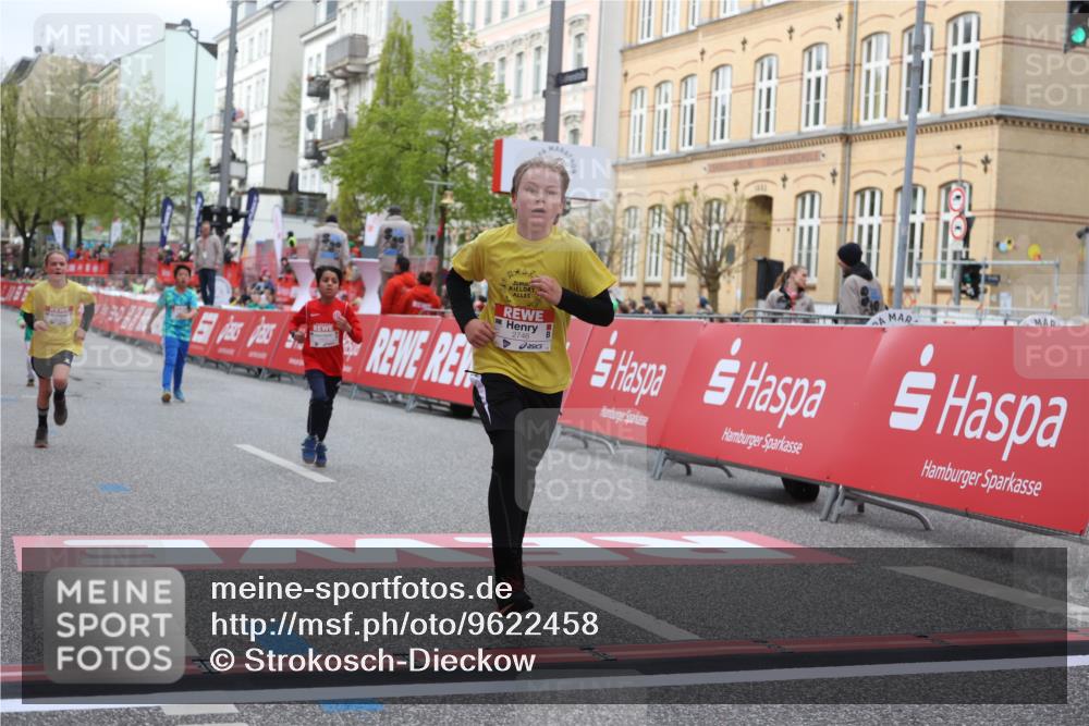 25.04.2026 - Das Zehntel Strokosch-Dieckow http://msf.ph/oto/9622458 25.04.2026 08:52:47 Ziel 1367, 1710, 1769, 2300, 2307, 2451, 2673, 2680, 2746, 2870, 2871, 2873, 2901, 2990, 3167, 3249, 3423, 3512, 3533, 3691, 3707, 3811, 3830, 3969, 4047 meine-sportfotos.de