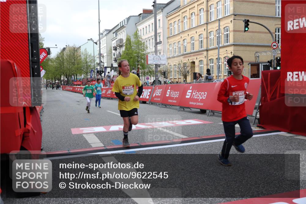 25.04.2026 - Das Zehntel Strokosch-Dieckow http://msf.ph/oto/9622545 25.04.2026 08:52:50 Ziel 1367, 1710, 1769, 1789, 2300, 2307, 2495, 2746, 2797, 2870, 2871, 2873, 2877, 2884, 2901, 3112, 3164, 3167, 3175, 3249, 3348, 3380, 3423, 3512, 3533, 3691, 3707, 3811, 4037 meine-sportfotos.de