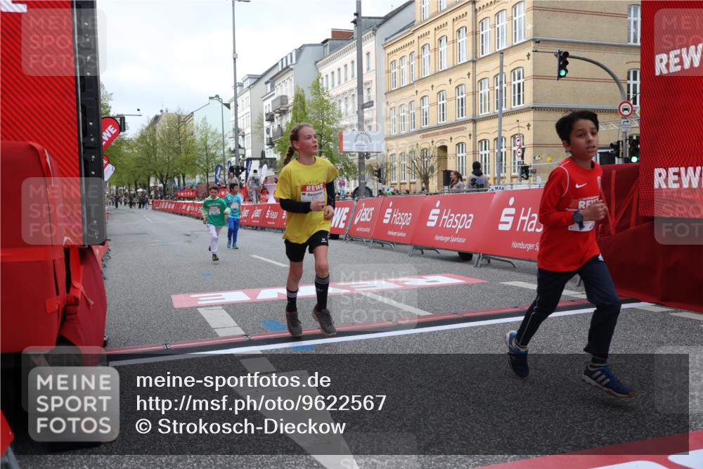 25.04.2026 - Das Zehntel Strokosch-Dieckow http://msf.ph/oto/9622567 25.04.2026 08:52:50 Ziel 1367, 1710, 1769, 1789, 2300, 2307, 2495, 2746, 2797, 2870, 2871, 2873, 2877, 2884, 2901, 3112, 3164, 3167, 3175, 3249, 3348, 3380, 3423, 3512, 3533, 3691, 3707, 3811, 4037 meine-sportfotos.de