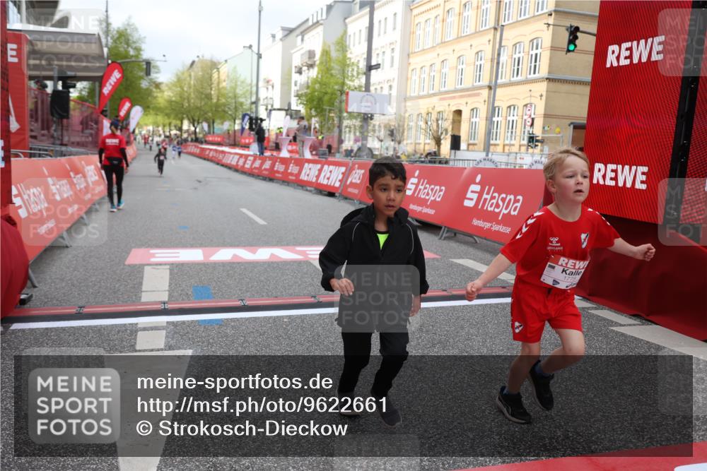 25.04.2026 - Das Zehntel Strokosch-Dieckow http://msf.ph/oto/9622661 25.04.2026 09:14:32 Ziel 1775, 1776, 1780, 1810 meine-sportfotos.de