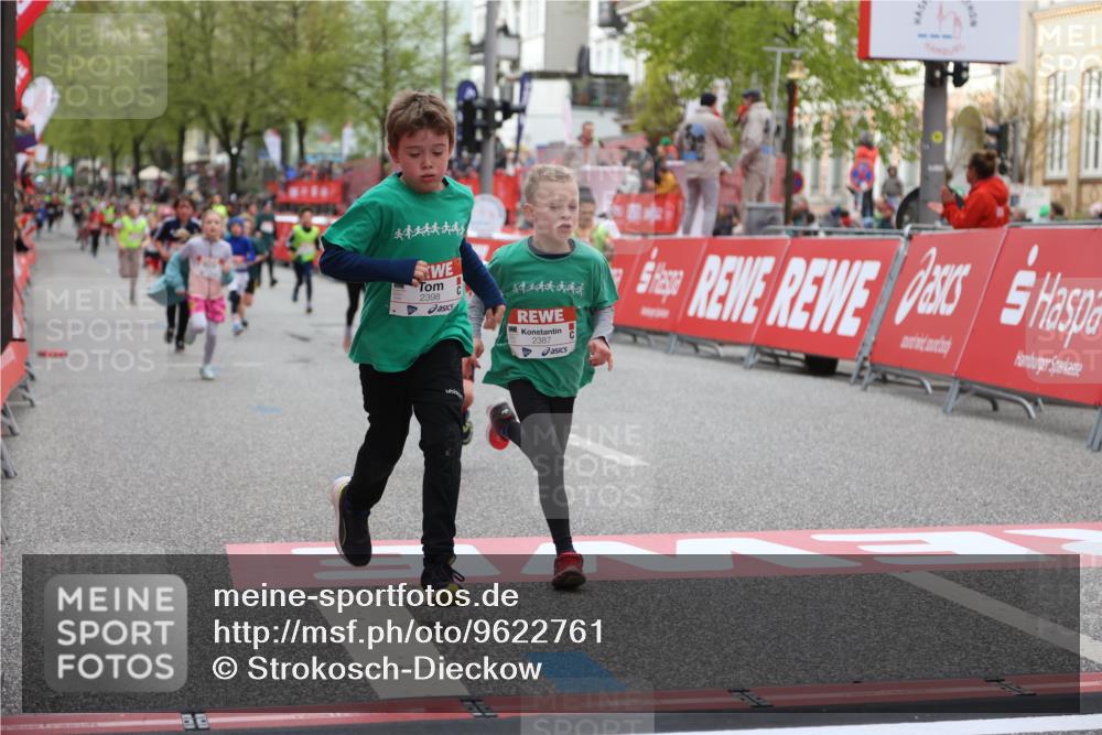 25.04.2026 - Das Zehntel Strokosch-Dieckow http://msf.ph/oto/9622761 25.04.2026 08:56:13 Ziel 1070, 1160, 1304, 1381, 1614, 1657, 1818, 2056, 2398, 2439, 2584, 2650, 2711, 2769, 2793, 3128, 3516, 3814, 3893 meine-sportfotos.de